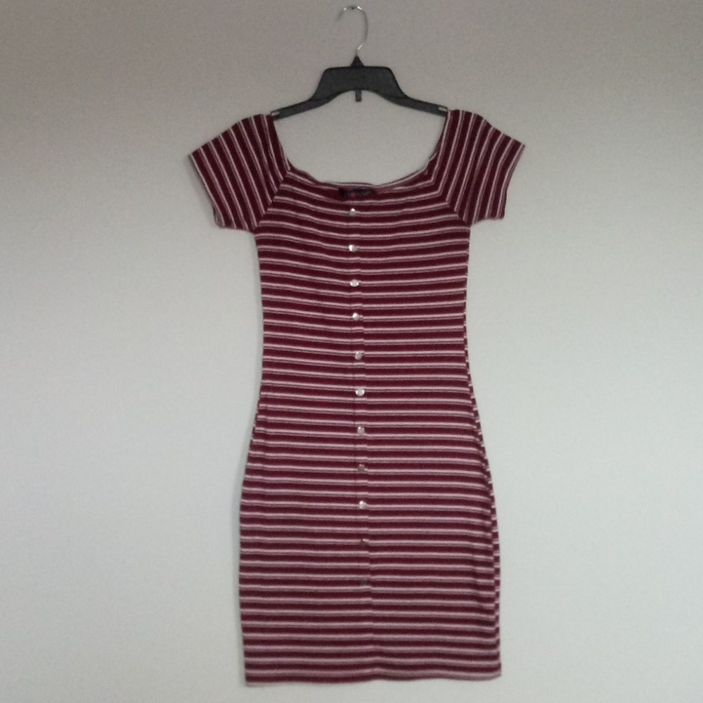 New Burgundy Striped Front Snap Dress Size medium